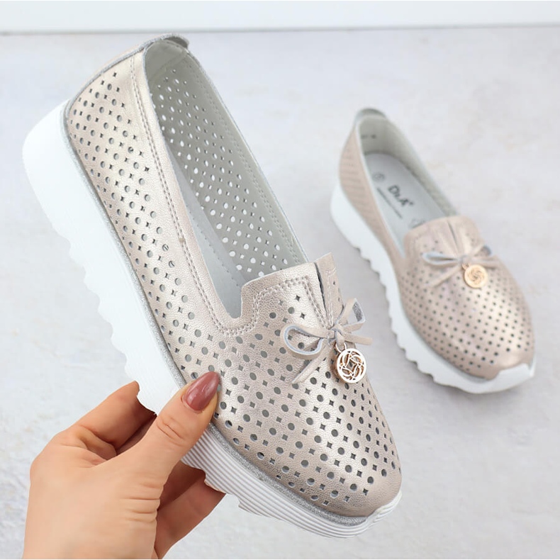 Chaussures en cuir ouverte pour femmes Złote S. Barski LR51-631 d'or 1