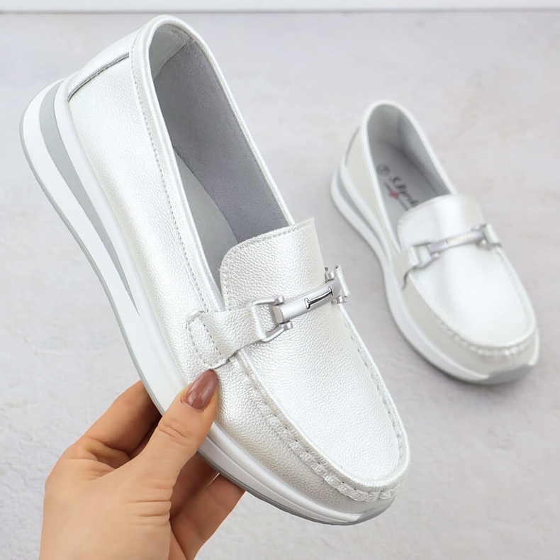 S.Barski Chaussures de moccasin en cuir sur la plate-forme de perles Białe S. Barski GR51-598 blanc 1
