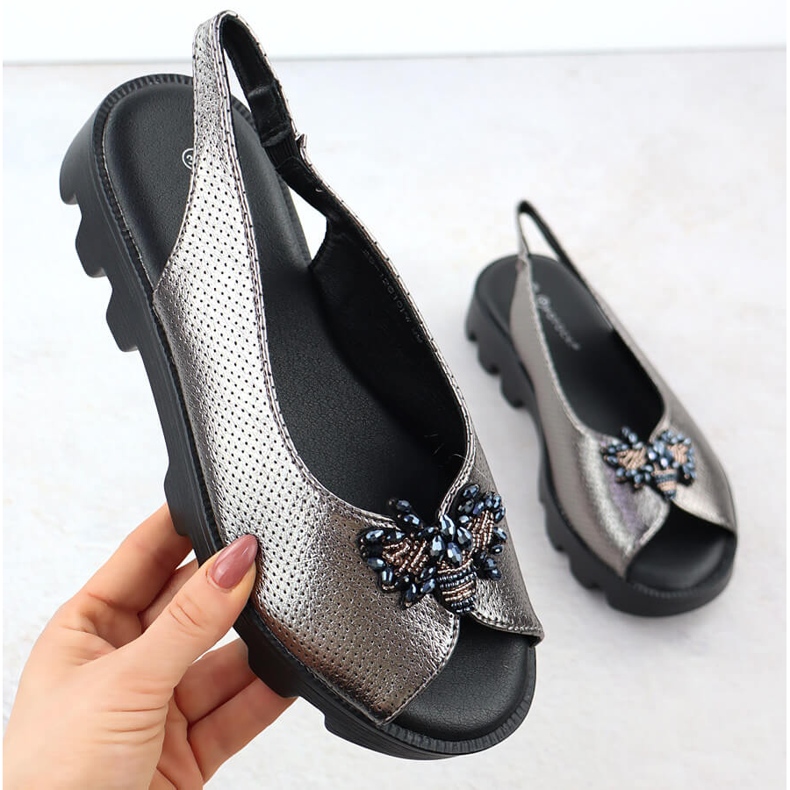 Sandales féminines sur la plate-forme perforée Metallic Silver Potocki SZ12610 argent 1 Sandales féminines sur la plate-forme perforée Metallic Silver Potocki SZ12610 argent 1