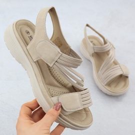 Sandales féminines sur la plate-forme confortable beige unisoft 8875 1