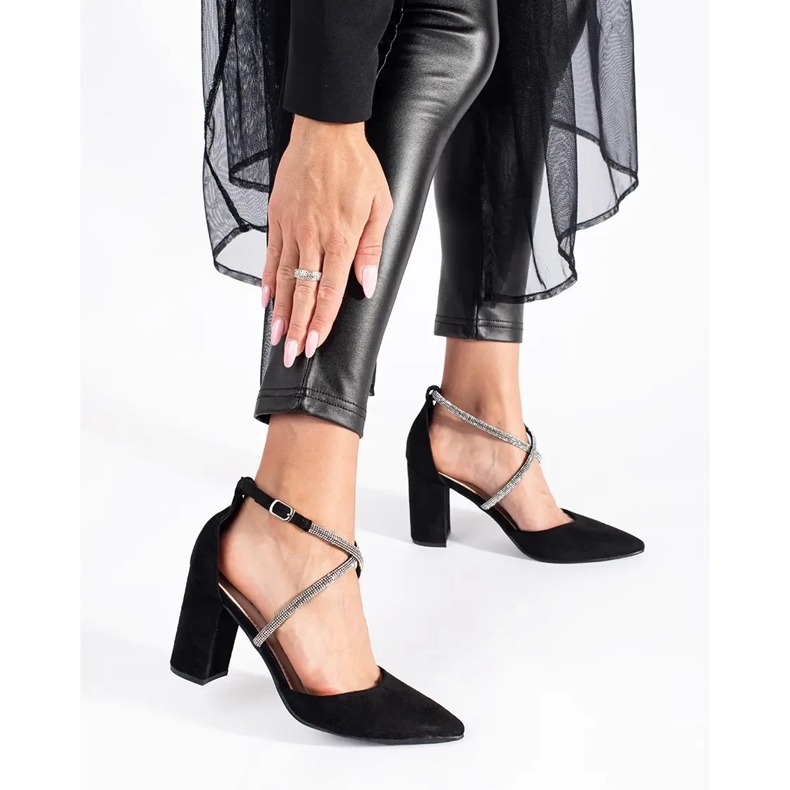 Escarpins noirs en suède à paillettes 2