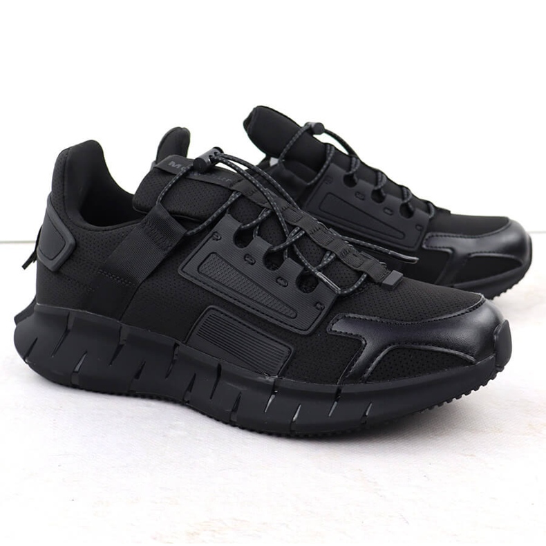 Black McArthur MC4 Chaussures sportives masculines le noir 1 Black McArthur MC4 Chaussures sportives masculines le noir 1