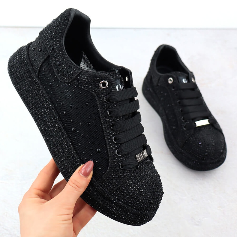 Chaussures pour femmes avec zircons sur la plateforme Black Goe NN2N4021 le noir 1 Chaussures pour femmes avec zircons sur la plateforme Black Goe NN2N4021 le noir 1