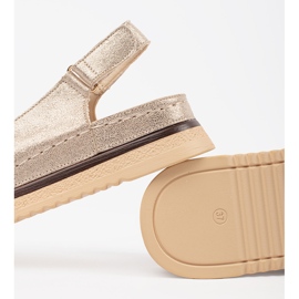 Goodin Sandales en or sur la plate-forme avec une épingle doré 1