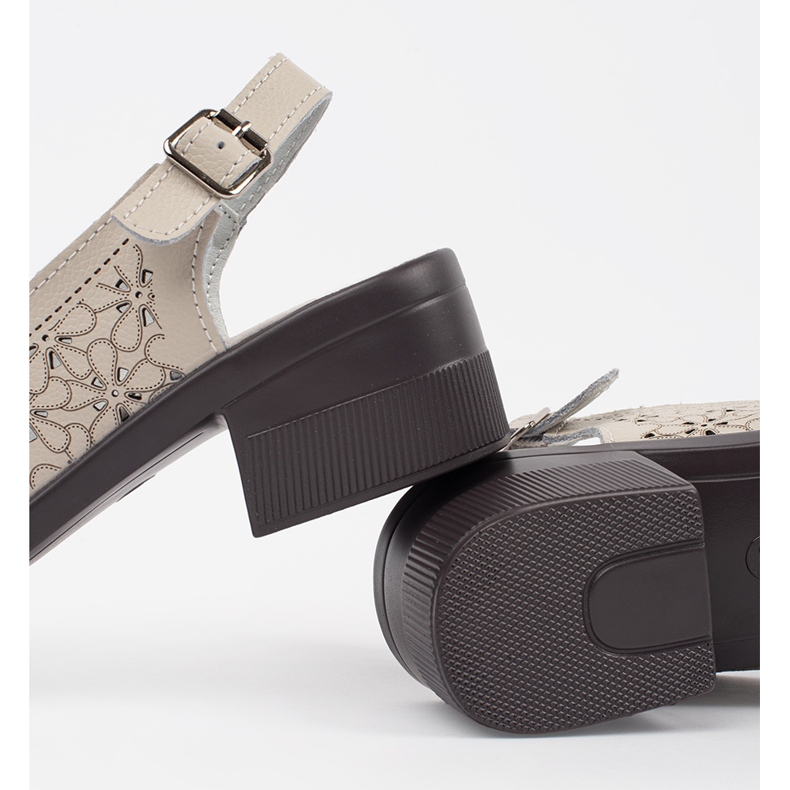 Goodin Sandales à thèmes basse et dorés beige 1 Goodin Sandales à thèmes basse et dorés beige 1