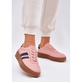 Baskets pour femmes sur la plate-forme avec rose en cuir écologique 2 Baskets pour femmes sur la plate-forme avec rose en cuir écologique 2