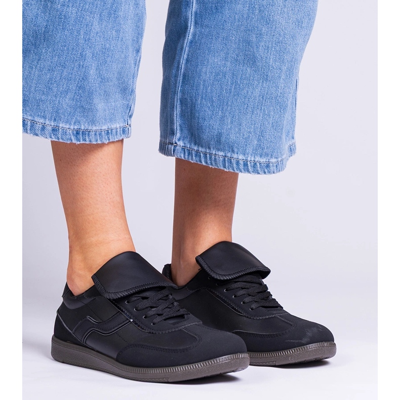 Baskets à lacets noirs le noir 1