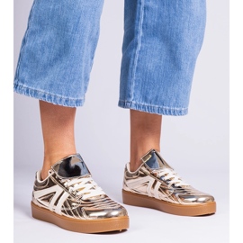 Baskets dorées baskets laquées 1