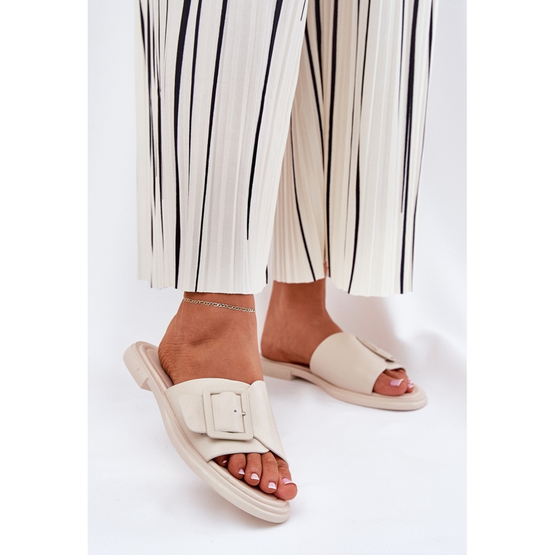 S.Barski Les tongs en cuir féminin avec une boucle beige D&A SJ2302-01 2 S.Barski Les tongs en cuir féminin avec une boucle beige D&A SJ2302-01 2