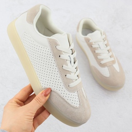 Chaussures de sport en cuir féminin perfolées beige Sergio Leone SP-118 1 Chaussures de sport en cuir féminin perfolées beige Sergio Leone SP-118 1