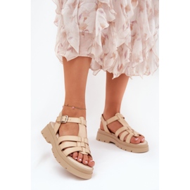 Sandales féminines en cuir eco sur la plate-forme beige 2