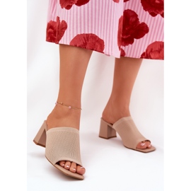 Talons de femmes comme beige 2