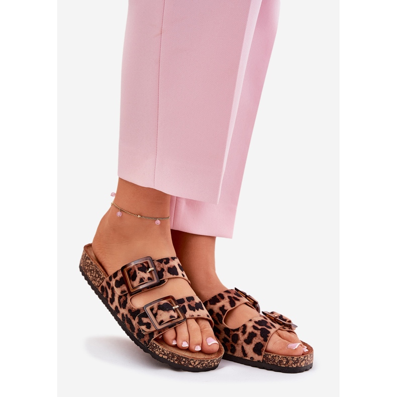 Les tongs pour femmes avec des pinces sur la semelle en liège imprimé léopard brun 1