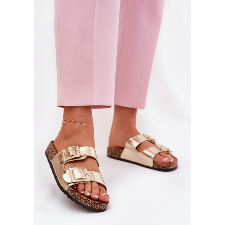 Les tongs des femmes avec des pinces sur une semelle en liège d'or 2