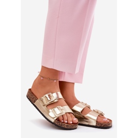 Les tongs des femmes avec des pinces sur une semelle en liège doré 1