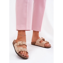 Les tongs des femmes avec des pinces sur une semelle en liège beige 2