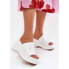 Slippers pour femmes en cuir Eco sur la plate-forme et coins blancs blanche 2