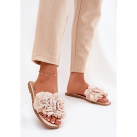 Les tongs pour femmes à thèmes à thèmes avec des fleurs décoratives beige 2 Les tongs pour femmes à thèmes à thèmes avec des fleurs décoratives beige 2