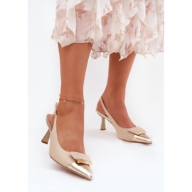 Talons hauts élégants avec décoration en cuir eco beige 2