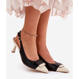 Talons hauts élégants avec décoration eco en cuir noir 1