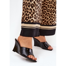 Mariages pour femmes peintes sur des coins noirs 2