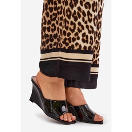 Mariages pour femmes peintes sur des coins noirs 1