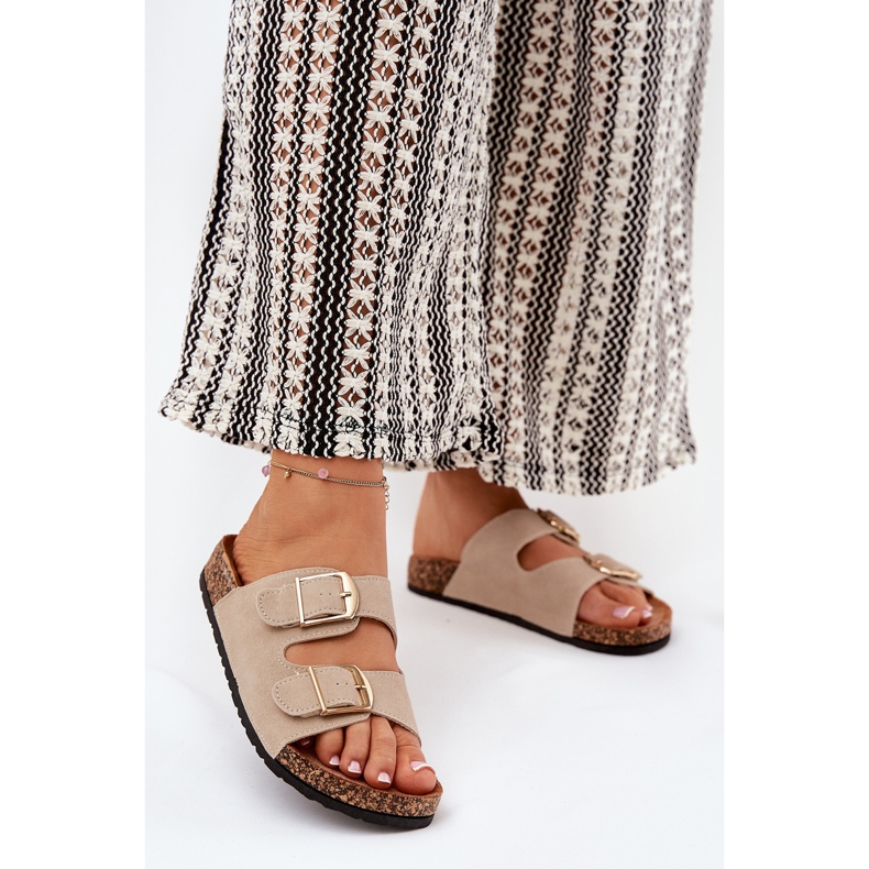 Les tongs pour femmes sur une plate-forme en liège avec des pinces dorées beige 2