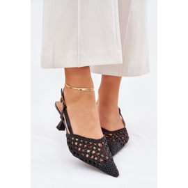 Talons hauts avec un nez pointu et un talon noir le noir 3