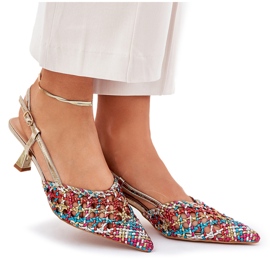 Talons hauts avec un bout pointu et un talon multicolore ouvert 9