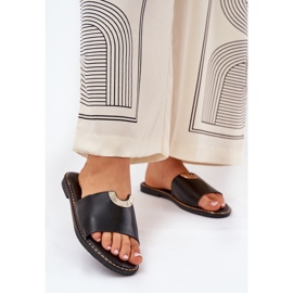 Slippers pour femmes en cuir eco avec des détails décoratifs noirs 2