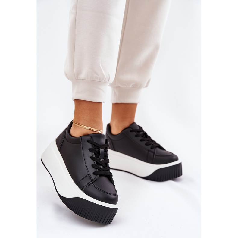 Baskets sur une plate-forme massive lisse noir 2