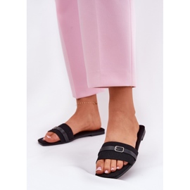 Les tongs plats des femmes avec ceinture et boucle noir 2 Les tongs plats des femmes avec ceinture et boucle noir 2