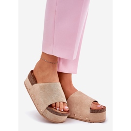 Slippers pour femmes sur la plate-forme massive Eco Suede Khaki beige 1 Slippers pour femmes sur la plate-forme massive Eco Suede Khaki beige 1