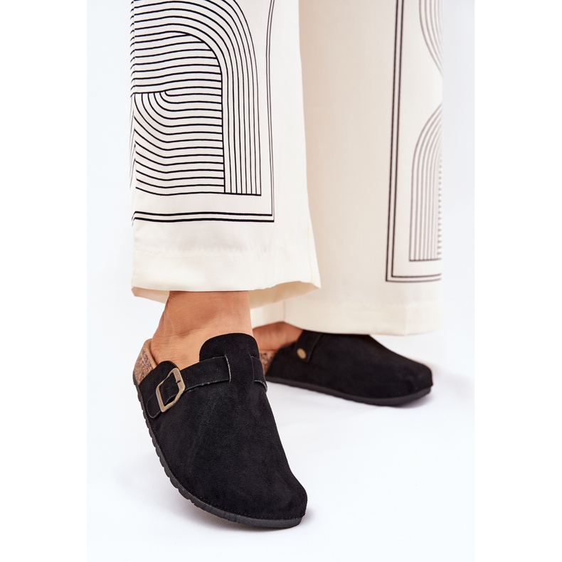 Slippers pour femmes et sur la plate-forme avec pince noire 2