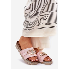 Les tongs pour femmes sur la plate-forme avec des paillettes et une décoration dorée rose 1