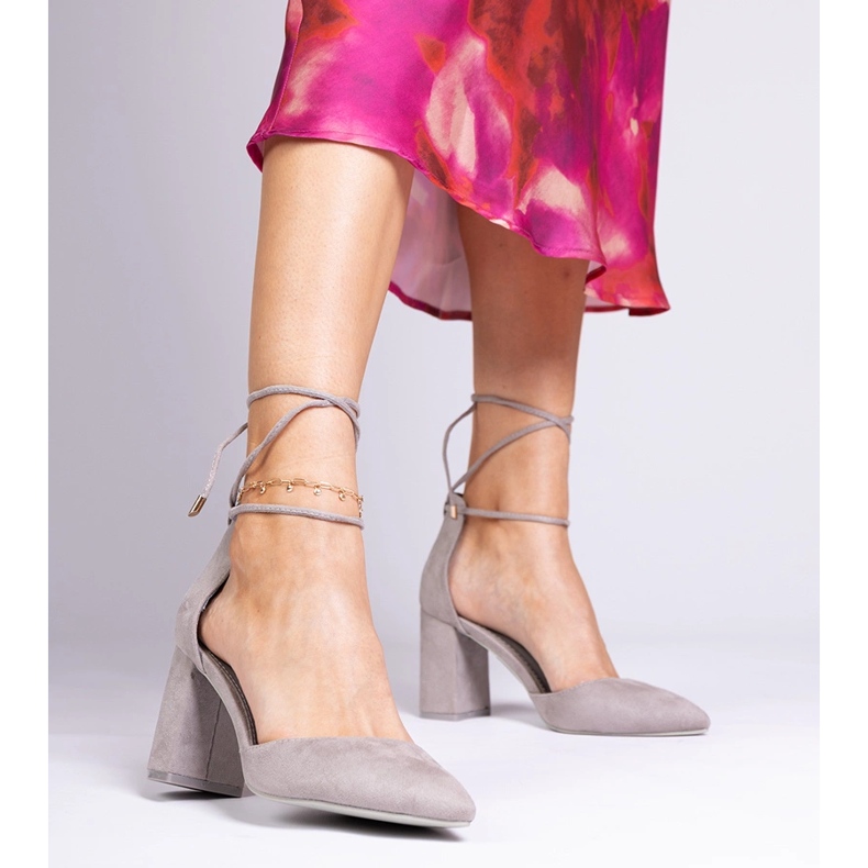 Pompes classiques grises d'Ekozamszu 1