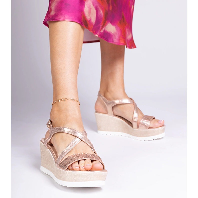 Sandales de coin champagne avec zircons doré 1