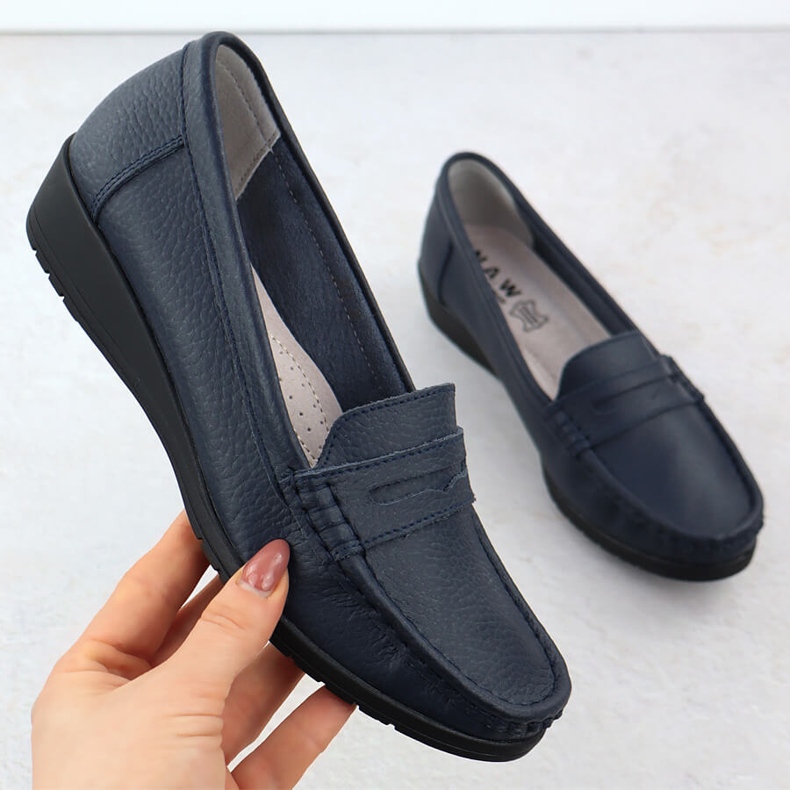 Moccasins en cuir féminin sur une plate-forme Sabatina JHY01 en bleu marine 1 Moccasins en cuir féminin sur une plate-forme Sabatina JHY01 en bleu marine 1