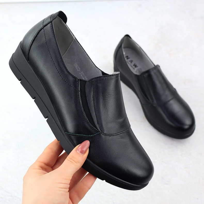 Les chaussures en cuir pour femmes sur des quartiers ont glissé la sabatina nhy203 noir 1