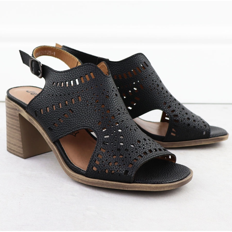 Sandales pour femmes avec Jezzi noir ouvert 24125 2
