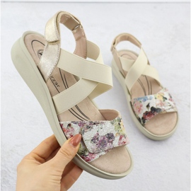 Sandales confortables pour femmes pour le velcro beige jezzi 24142 1