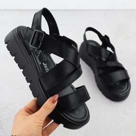 Sandales en cuir féminine sur la plate-forme Roman Black Jezzi 8716 le noir 1