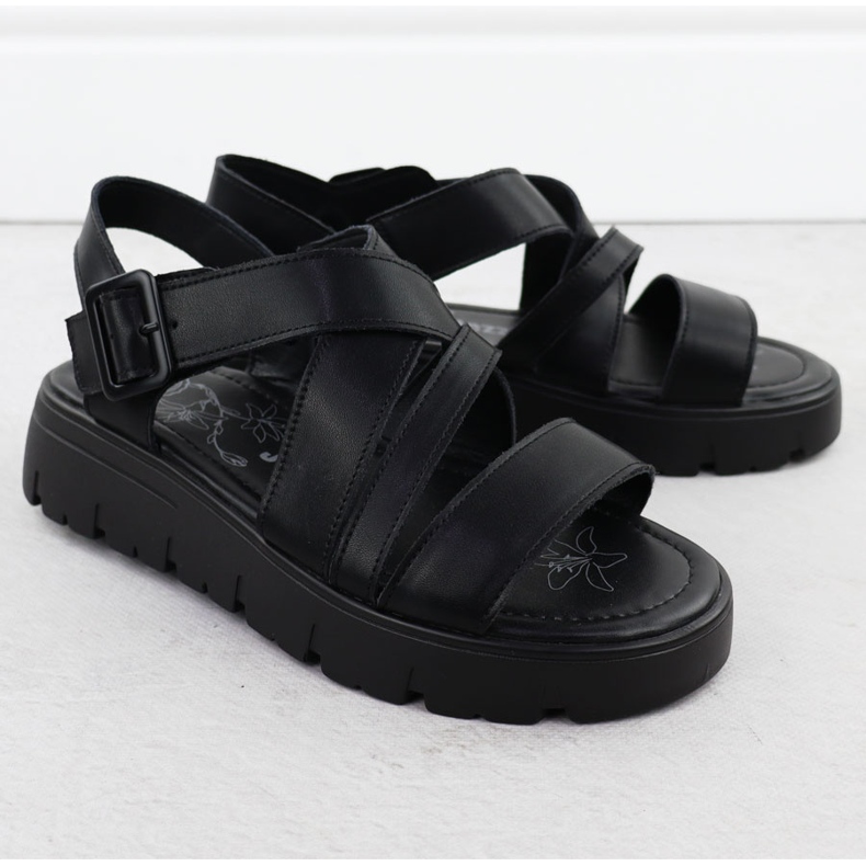 Sandales en cuir féminine sur la plate-forme Roman Black Jezzi 8716 le noir 2