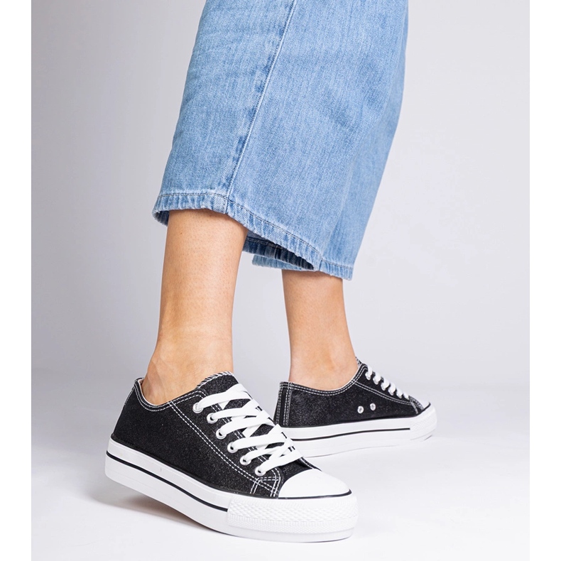 Baskets aux paillettes noires 1