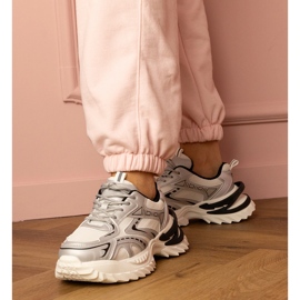 Silver Sports Sneakers sur une semelle épaisse argent 1 Silver Sports Sneakers sur une semelle épaisse argent 1