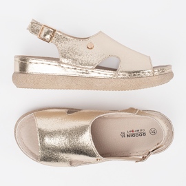 Goodin Sandales plates dorées avec une boucle 1