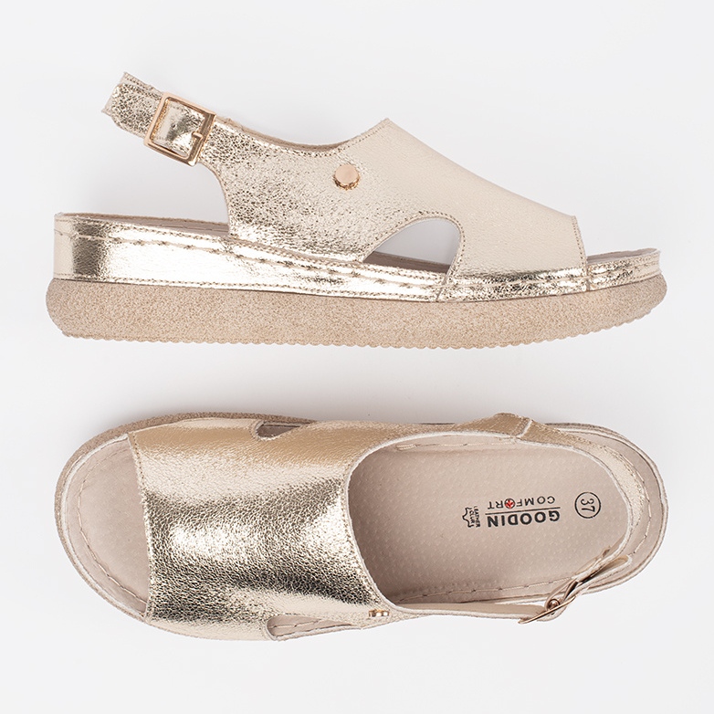 Goodin Sandales plates dorées avec une boucle 1