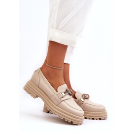 Mocassins en cuir féminin avec un ornement Laura Messi 2780 beige légère 2