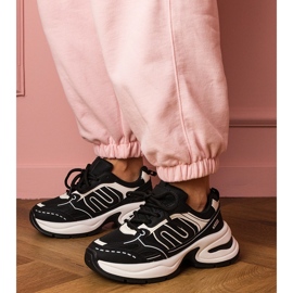 Baskets noires Sports Sneakers 2