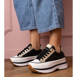 Baskets noires baskets sur platfotm 1